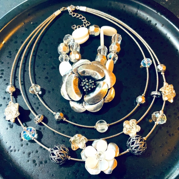 VINTAGE SILVER ANTIQUE FLOWER BEADED NECKLACE + STRETCH STATEMENT BRACELET⭐️NEW - Picture 1 of 13